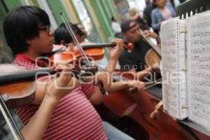 MÚSICOS CLÁSICOS EN EL PASAJE DEL AYUNTAMIENTO