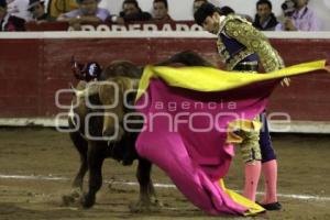 CORRIDA DE TOROS - JESUS LUJAN