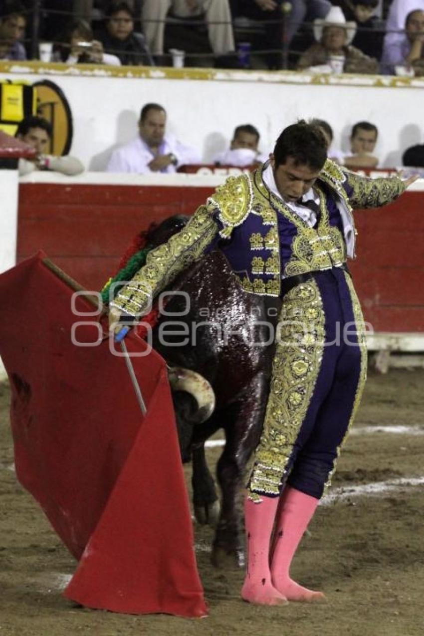 CORRIDA DE TOROS - JESUS LUJAN