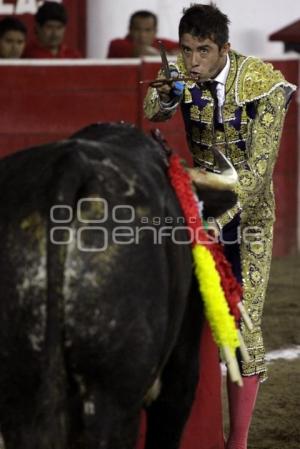 CORRIDA DE TOROS - JESUS LUJAN