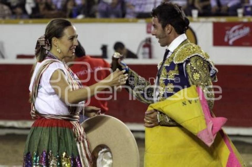 CORRIDA DE TOROS - JESUS LUJAN