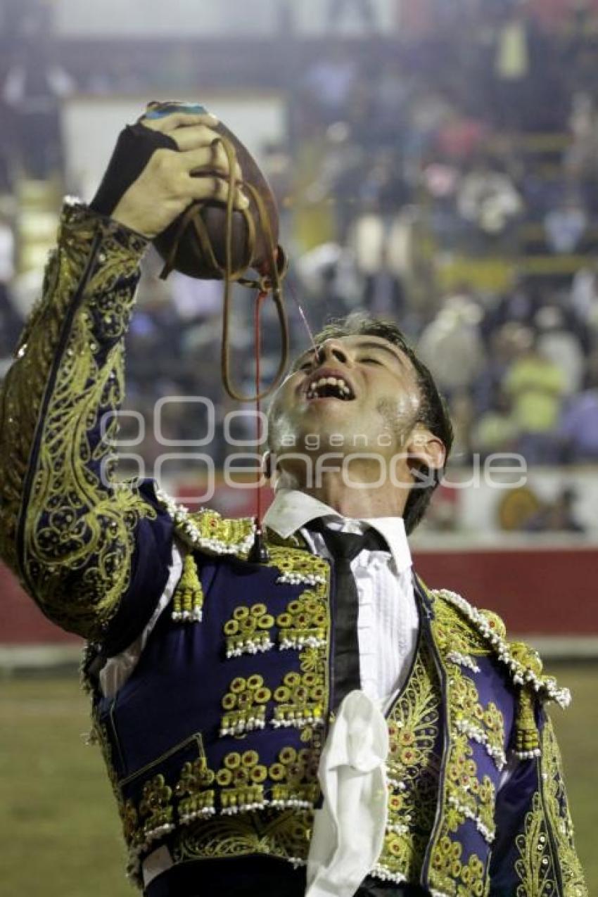 CORRIDA DE TOROS - JESUS LUJAN