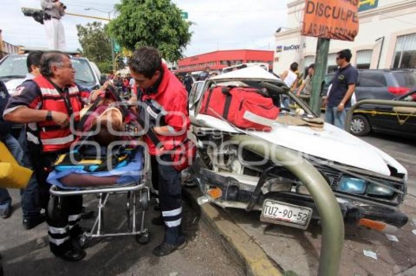 ACCIDENTE CON PRENSADOS EN 11 NORTE Y 6 PONIENTE