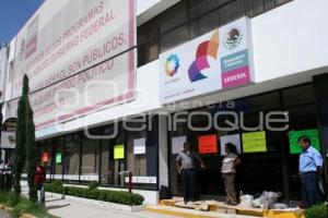 MANIFESTANTES EN DELEGACIÓN DE SEDESOL