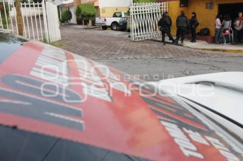 POLICÍA RESGUARDA COLEGIOS DE BACHILLERES
