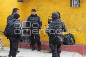 POLICÍA RESGUARDA  COLEGIOS DE BACHILLERES