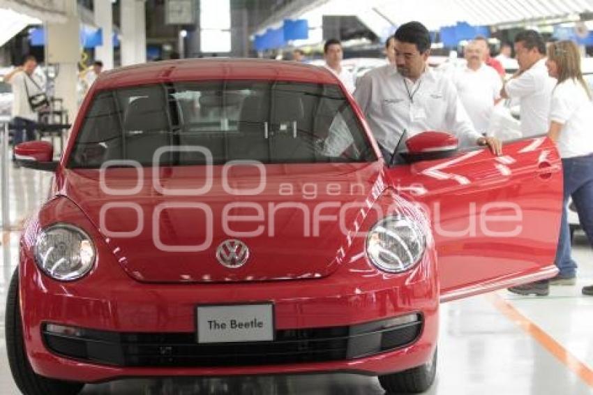 VOLKSWAGEN . NEW BEETLE