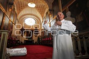 CONCLUYE FUMIGACIÓN EN SALAS DE LA CATEDRAL