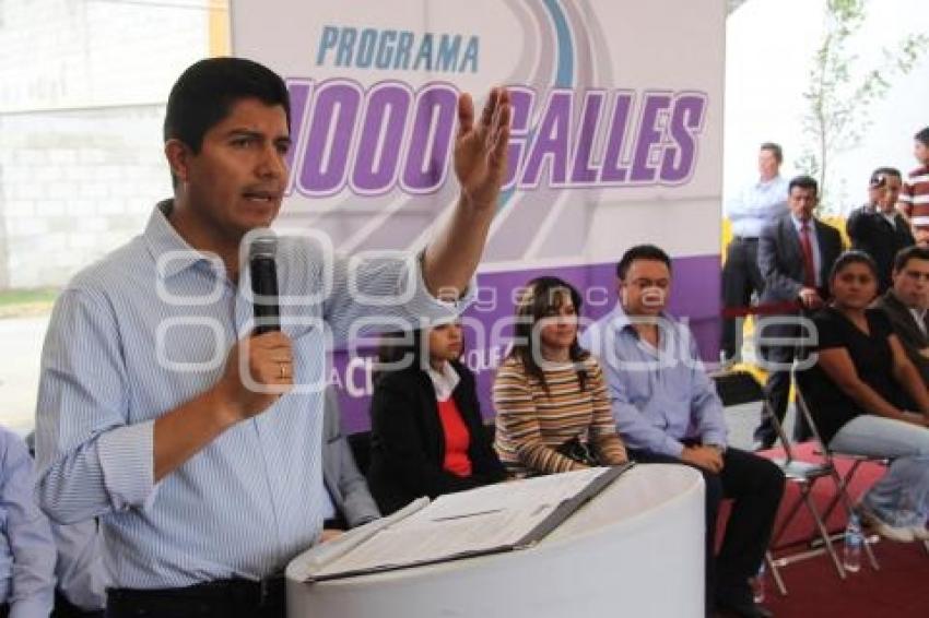 INAUGURAN CALLE EN BOSQUES DE MANZANILLA