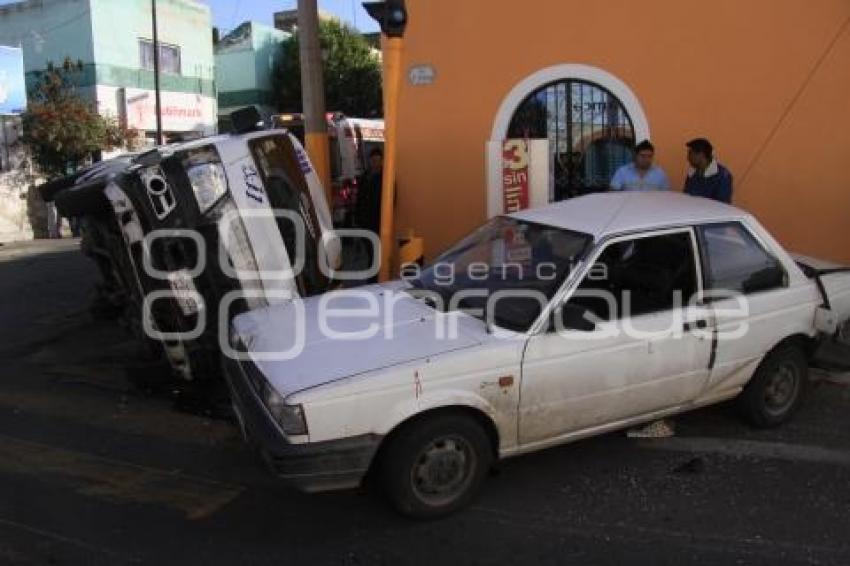 VOLCADURA DE TRANSPORTE PUBLICO