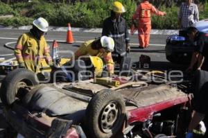 MUEREN TRES PERSONAS EN AUTOPISTA SIGLO XXI
