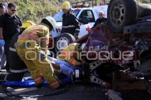 MUEREN TRES PERSONAS EN AUTOPISTA SIGLO XXI
