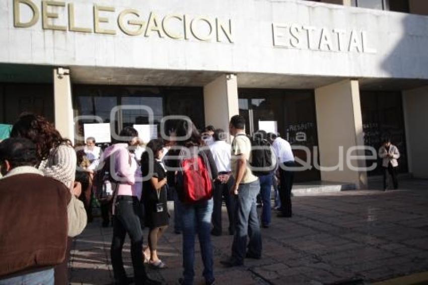 MANIFESTACIÓN EN DELEGACION ESTATAL IMSS