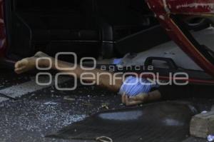 MUEREN TRES PERSONAS EN AUTOPISTA SIGLO XXI