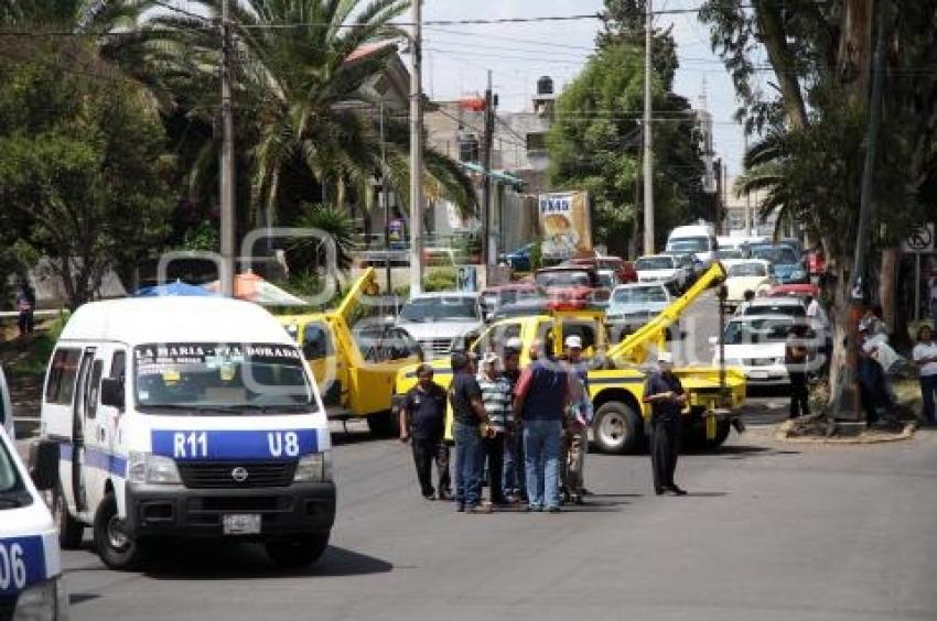 MANIFESTANTES DE ANTORCHA BLOQUEAN ACCESO A LA SCT