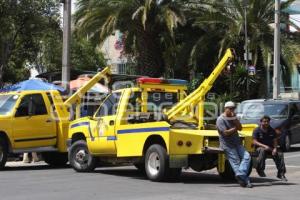 MANIFESTANTES DE ANTORCHA BLOQUEAN ACCESO A LA SCT