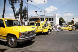 MANIFESTANTES DE ANTORCHA BLOQUEAN ACCESO A LA SCT