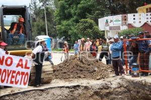 MANIFESTACION FRENTE A LAS OBRAS DE LA CONSTRUCCION DEL VIADUCTO.