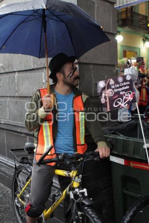 MANIFESTACIÓN . CICLISTAS