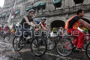 MANIFESTACIÓN . CICLISTAS