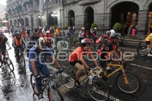 MANIFESTACIÓN . CICLISTAS