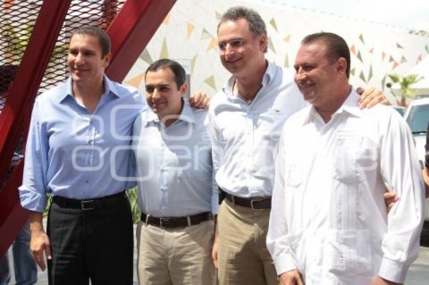 PAN . REUNIÓN . ERNESTO CORDERO