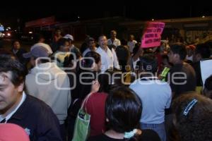 ABREN CIRCULACIÓN MANIFESTANTES TOTIMEHUACÁN