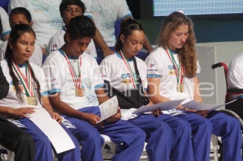 PREMIAN A DEPORTISTAS POBLANOS