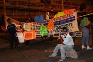 ABREN CIRCULACIÓN MANIFESTANTES TOTIMEHUACÁN