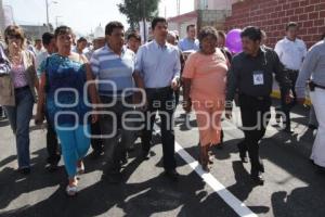 EDUARDO RIVERA INAUGURA CALLE . 1000 CALLES