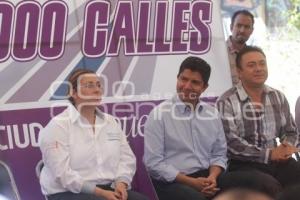 EDUARDO RIVERA INAUGURA CALLE . 1000 CALLES