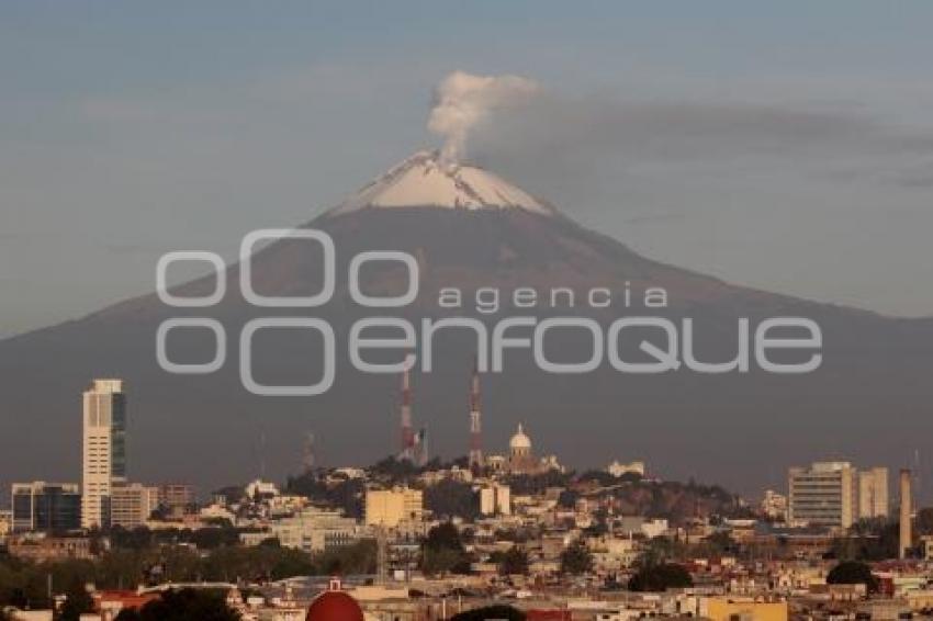 TURISMO . VOLCÁN