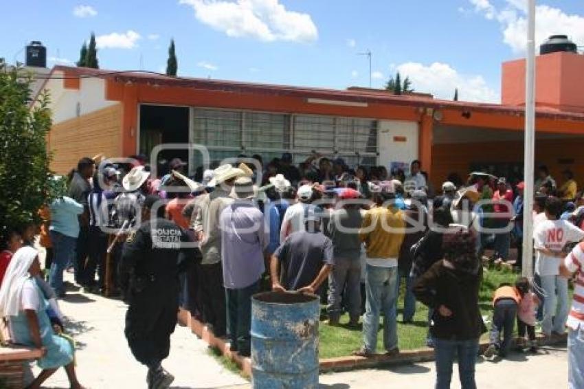 CONFLICTO EN ESCUELA . CALPAN