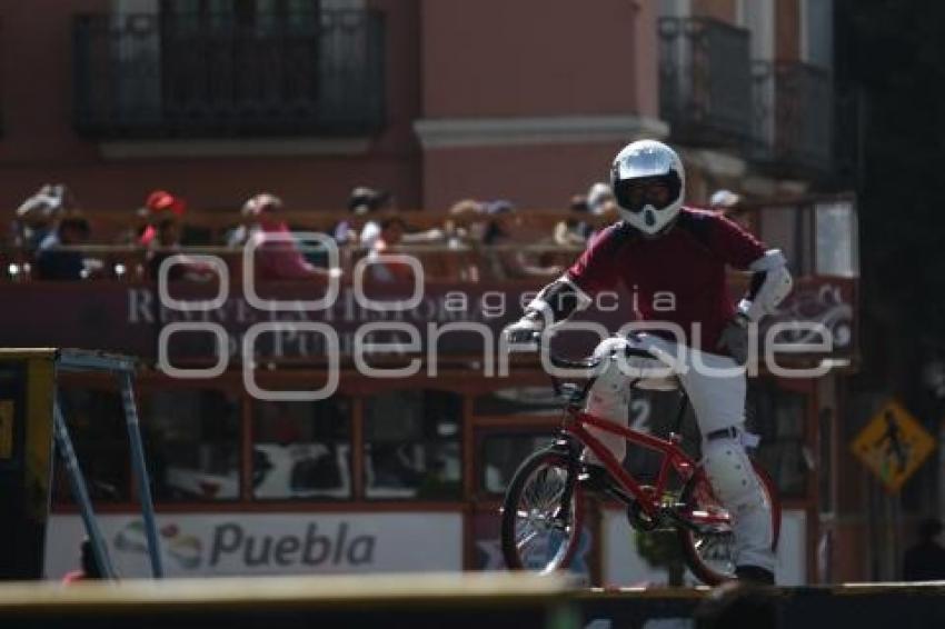 DÍA DE LA JUVENTUD . EXHIBICIÓN BICICLETAS