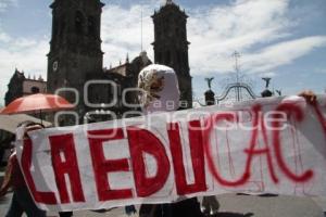 MARCHAN ESTUDIANTES RECHAZADOS DE LA BUAP