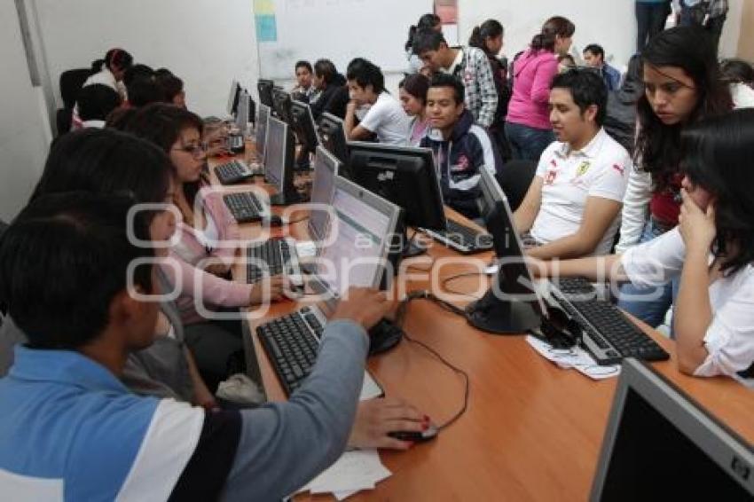 BECAS UNIVERSITARIAS. INSTITUTO DE LA JUVENTUD