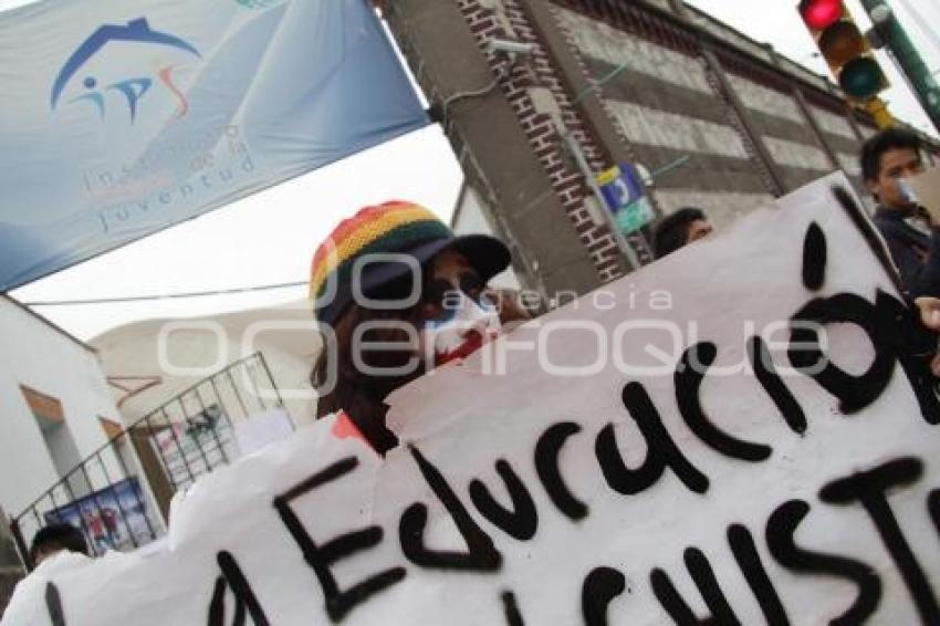 MANIFESTACIÓN DE ESTUDIANTES RECHAZADOS