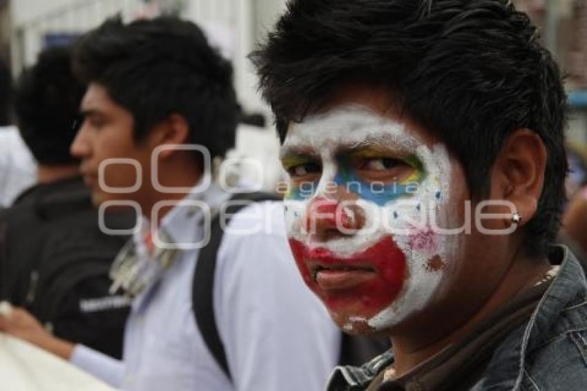 MANIFESTACIÓN DE ESTUDIANTES RECHAZADOS