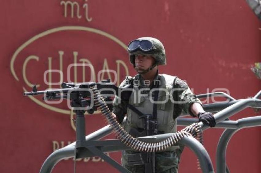 PRESENCIA MILITAR EN LA AVENIDA JUÁREZ