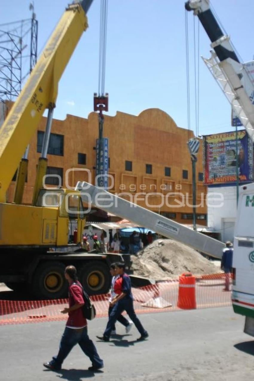 CONSTRUCCIÓN DE PUENTES PEATONALES