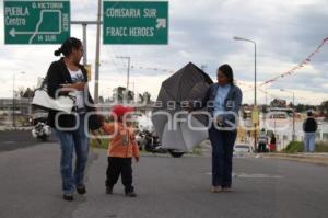 HABITANTES DE LOS HEROES BLOQUEAN EL PERIFERICO