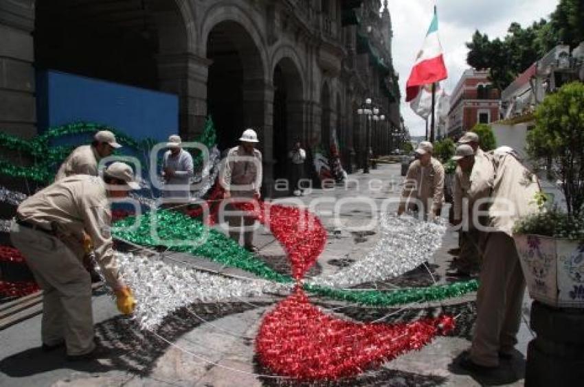 INICIA COLOCACIÓN DE ADORNOS PATRIOS