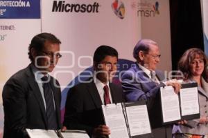 FIRMAN CONVENIO AYUNTAMIENTO Y MICROSOFT