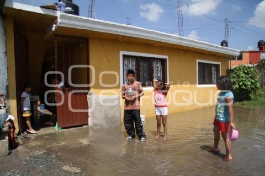 LLUVIAS DAÑAN CASAS DE LA COLONIA LA JOYA