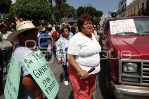 SE MANIFIESTAN COMERCIANTES DE LA 28 DE OCTUBRE