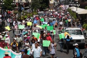 SE MANIFIESTAN COMERCIANTES DE LA 28 DE OCTUBRE