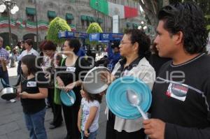 MANIFESTACIÓN . CACEROLAZO