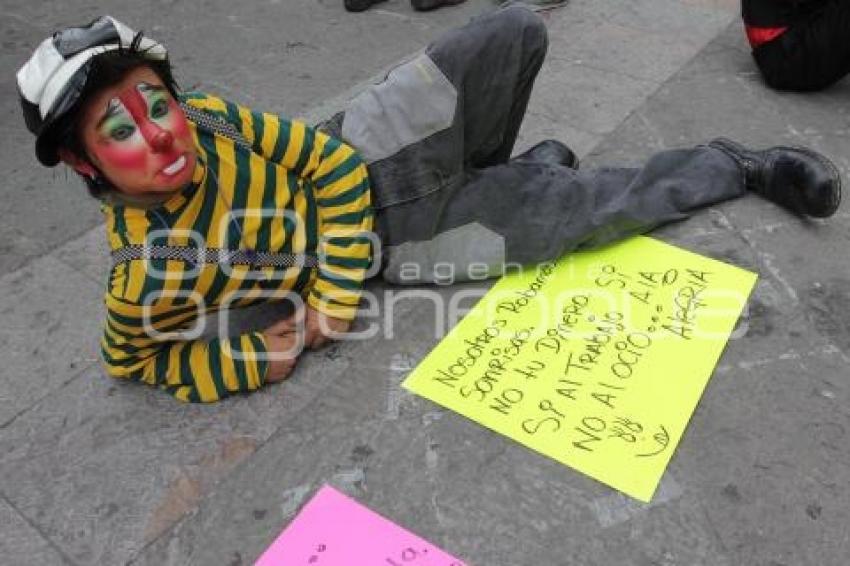 PAYASOS . ZÓCALO