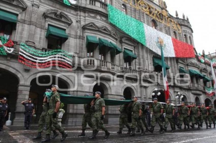 IZAMIENTO DE BANDERA - MES DE LA PATRIA