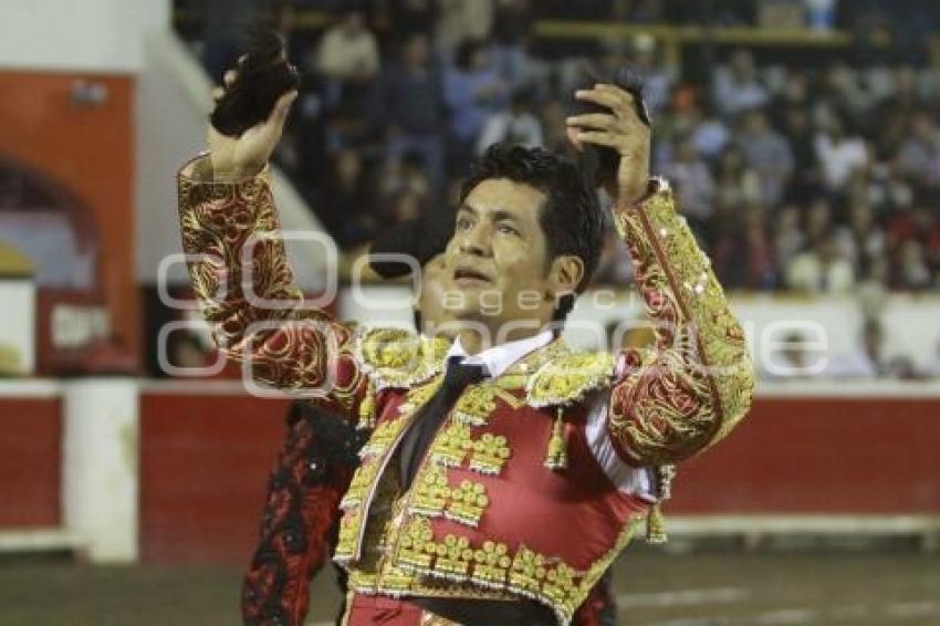 TOROS - URIEL MORENO EL ZAPATA